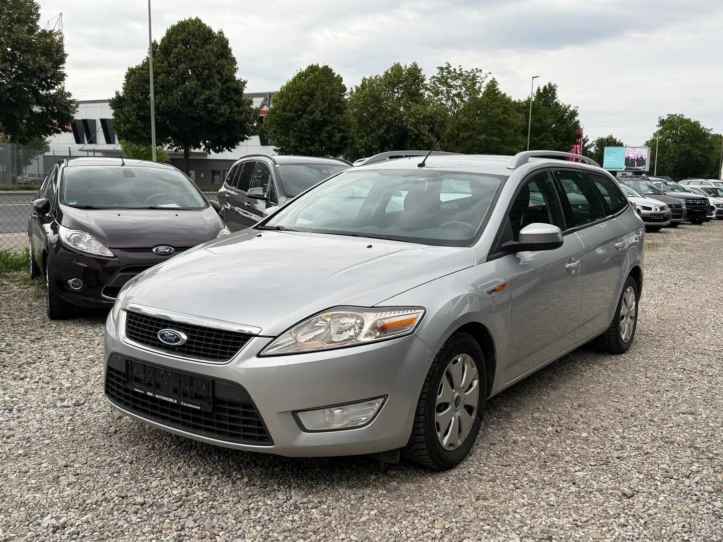 Ford Mondeo Trend Silber - 1