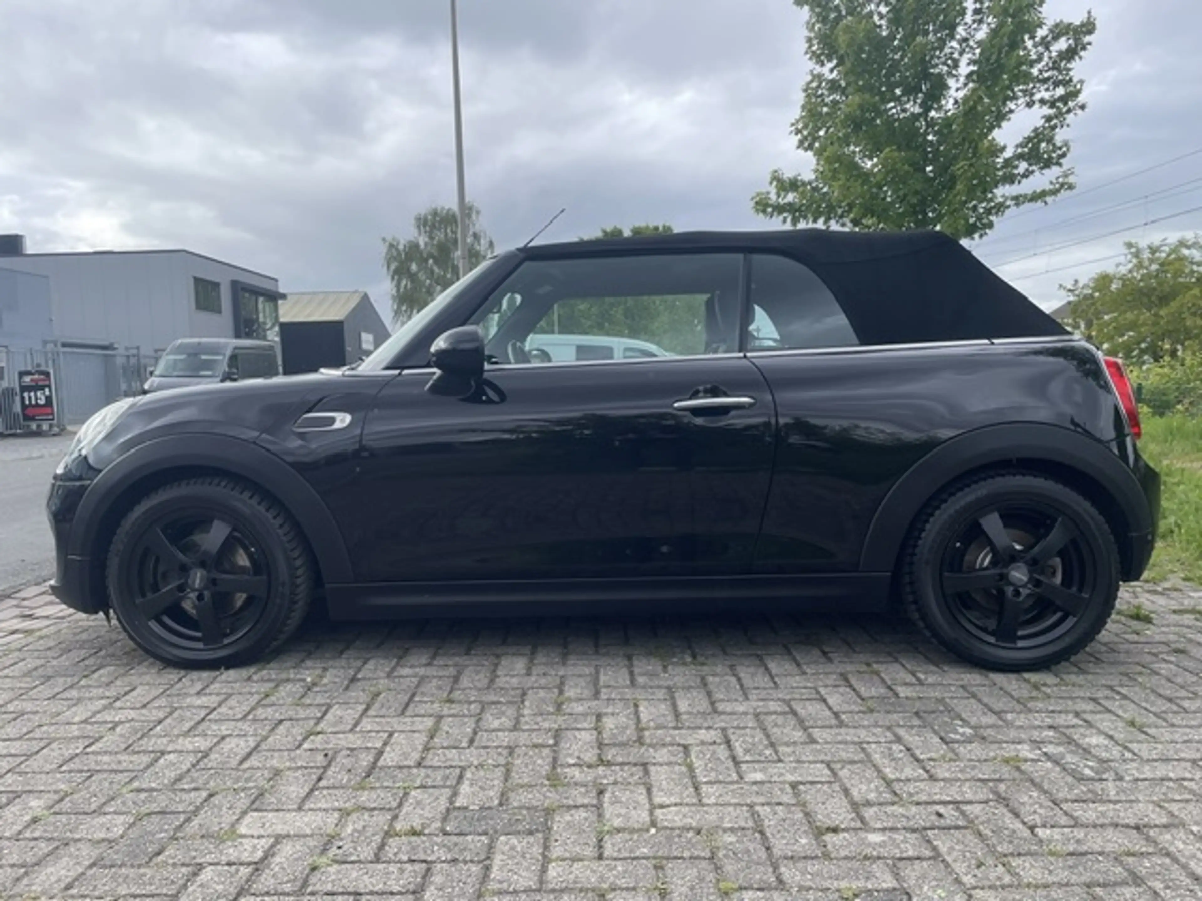 MINI Cooper D Cabrio COOPER CABRIO DIESEL — photo 2