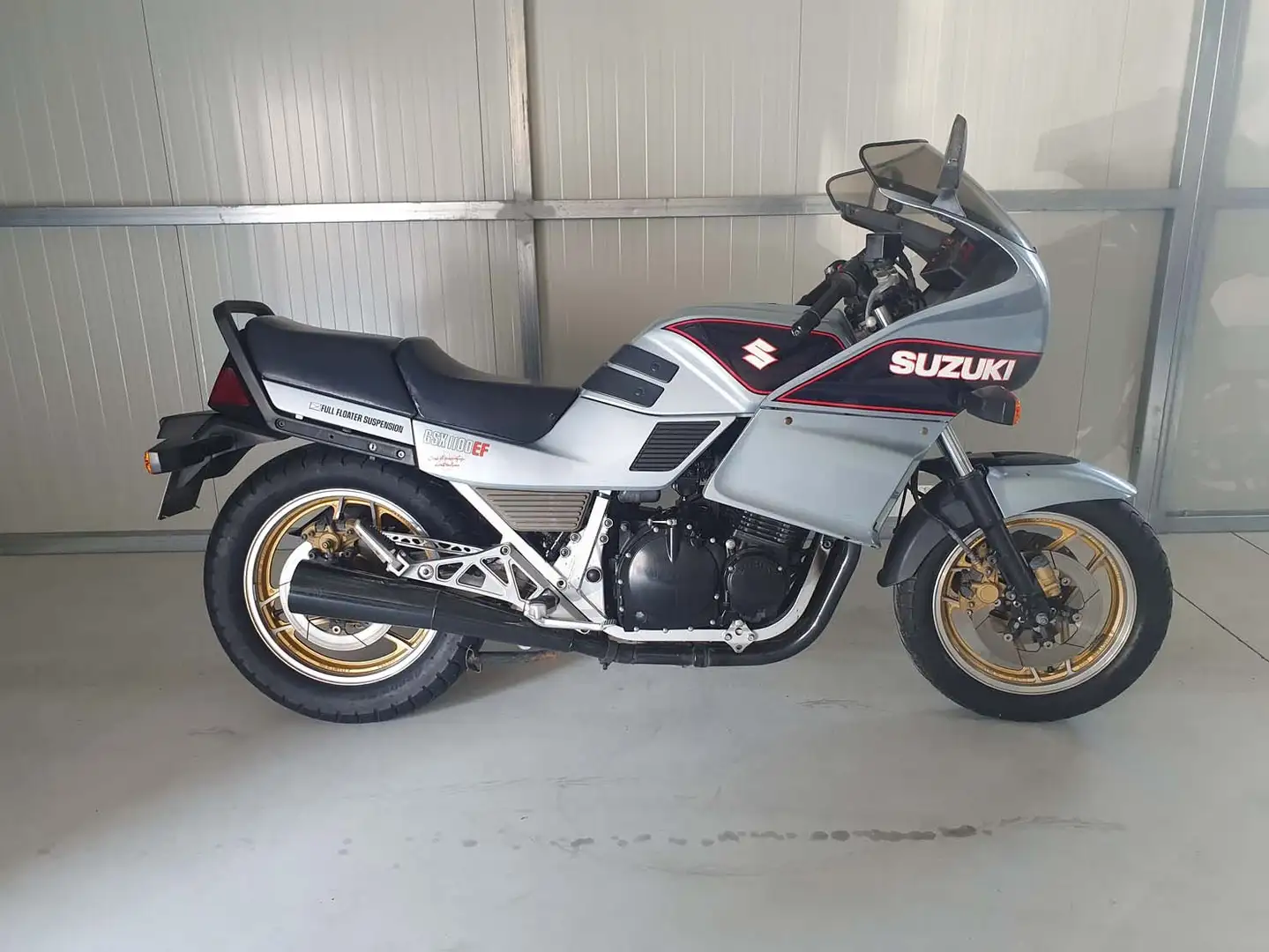 Suzuki GSX 1100 1100 GSXEF - 2