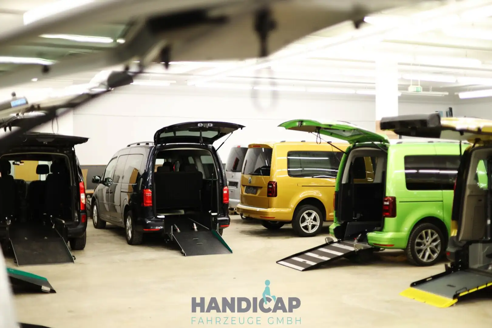 Volkswagen Caddy Maxi Highline Behindertengerecht-Rampe Braun - 2