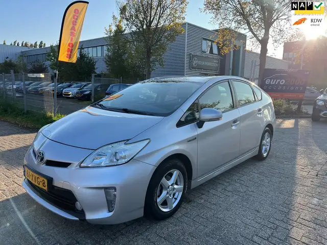 Toyota Prius 1.8 - HEAD-UP - CAMERA - KEYLESS - TREKHAAK !