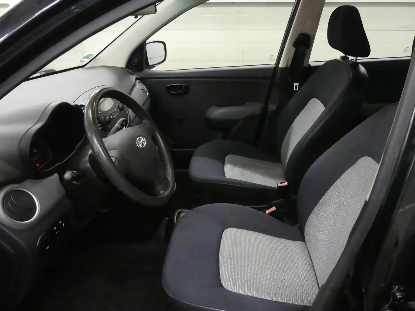 Hyundai i10 1.1 Pure - Weinig KM NAP - APK 2026 Negro - 2