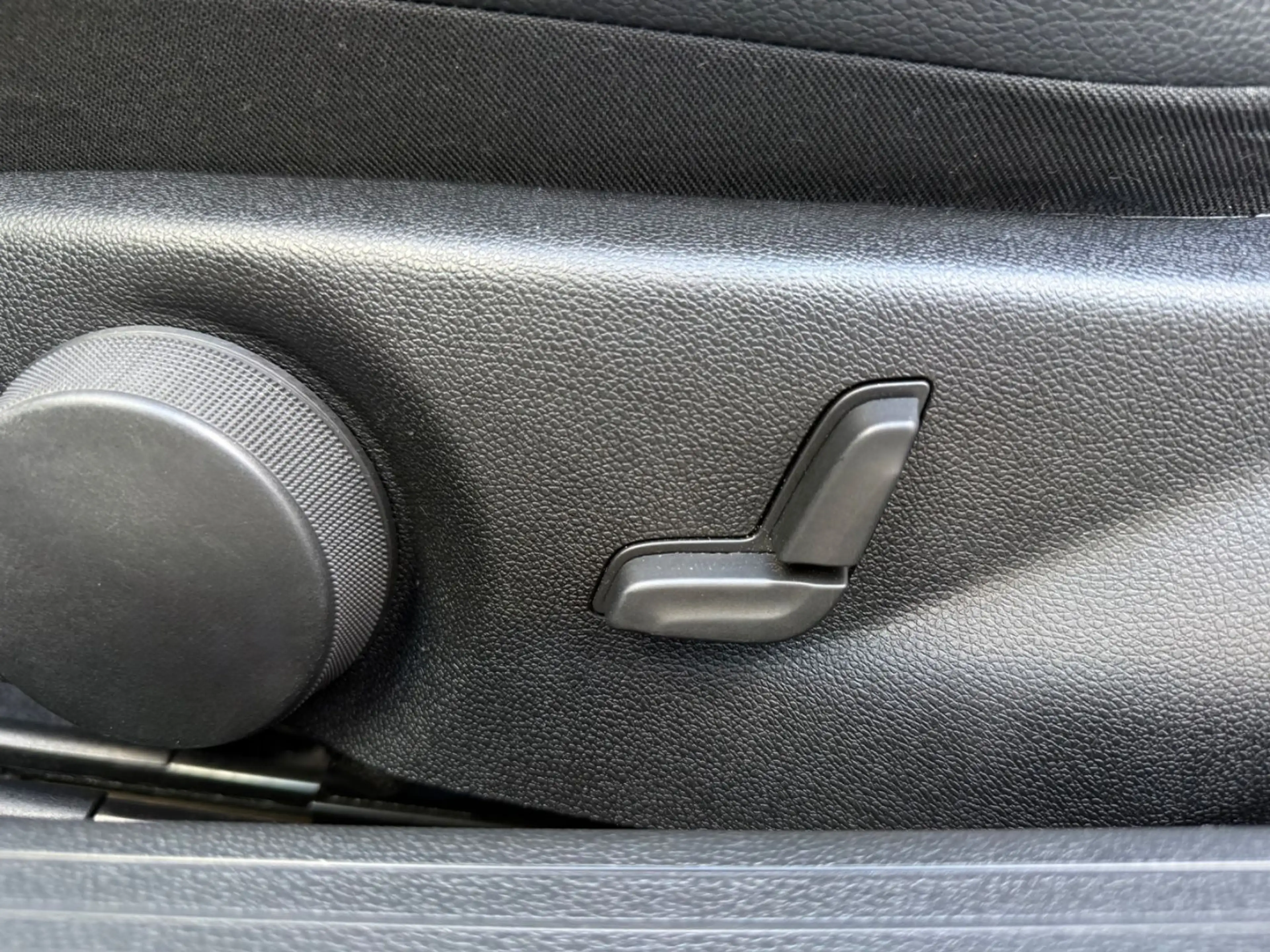Mercedes-Benz E 200 Coupe CGI BlueEfficiency *PANO*AHK* — photo 13