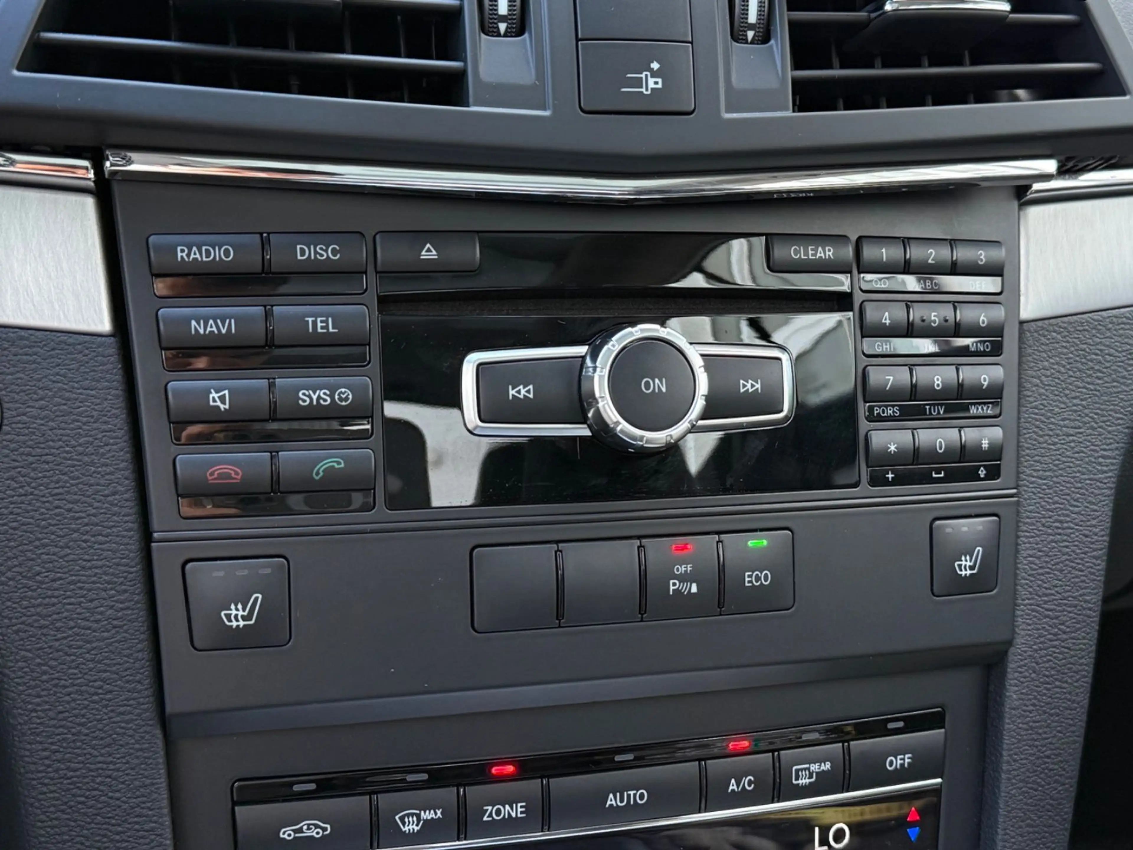 Mercedes-Benz E 200 Coupe CGI BlueEfficiency *PANO*AHK* — photo 15