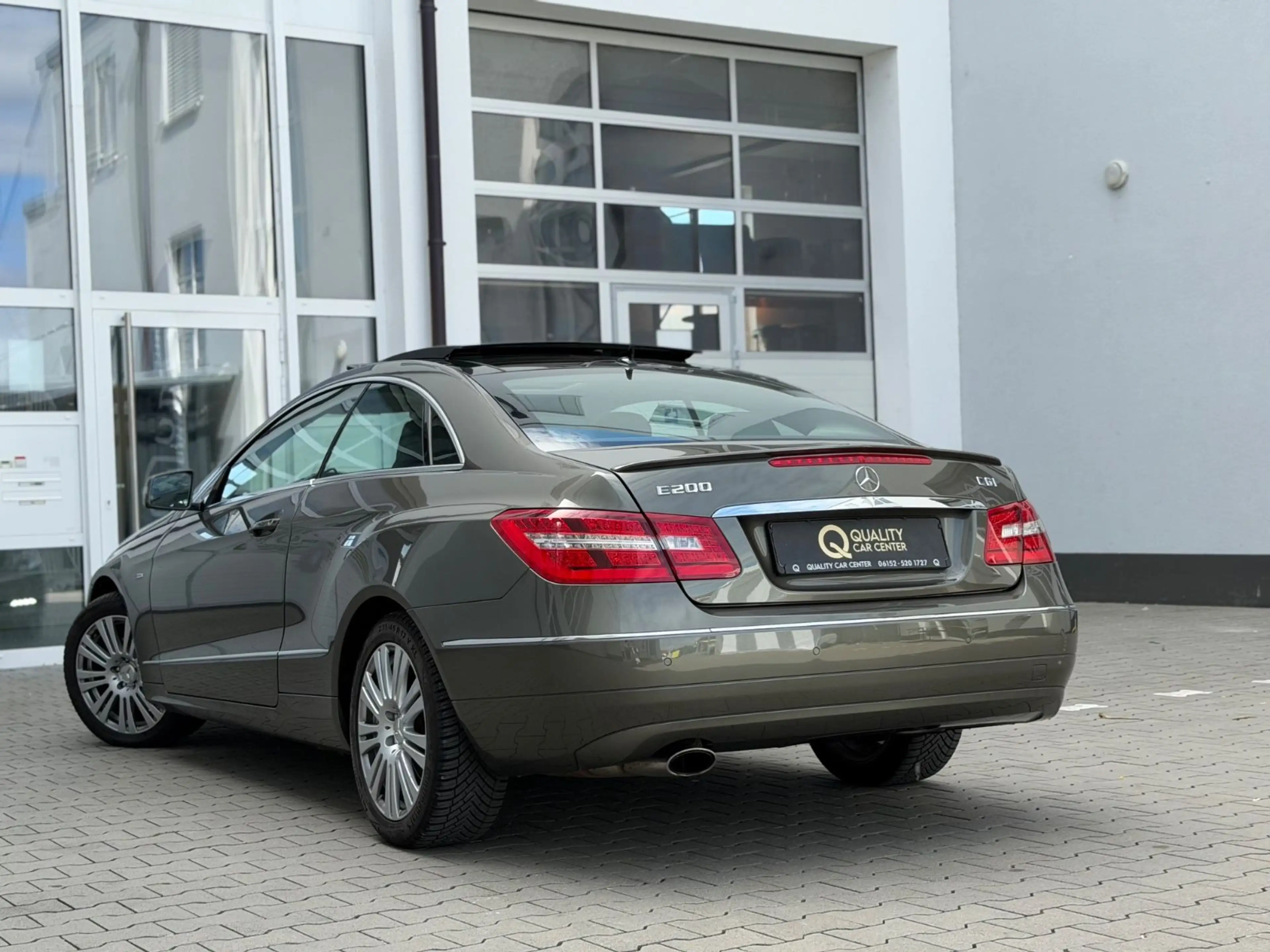 Mercedes-Benz E 200 Coupe CGI BlueEfficiency *PANO*AHK* — photo 4