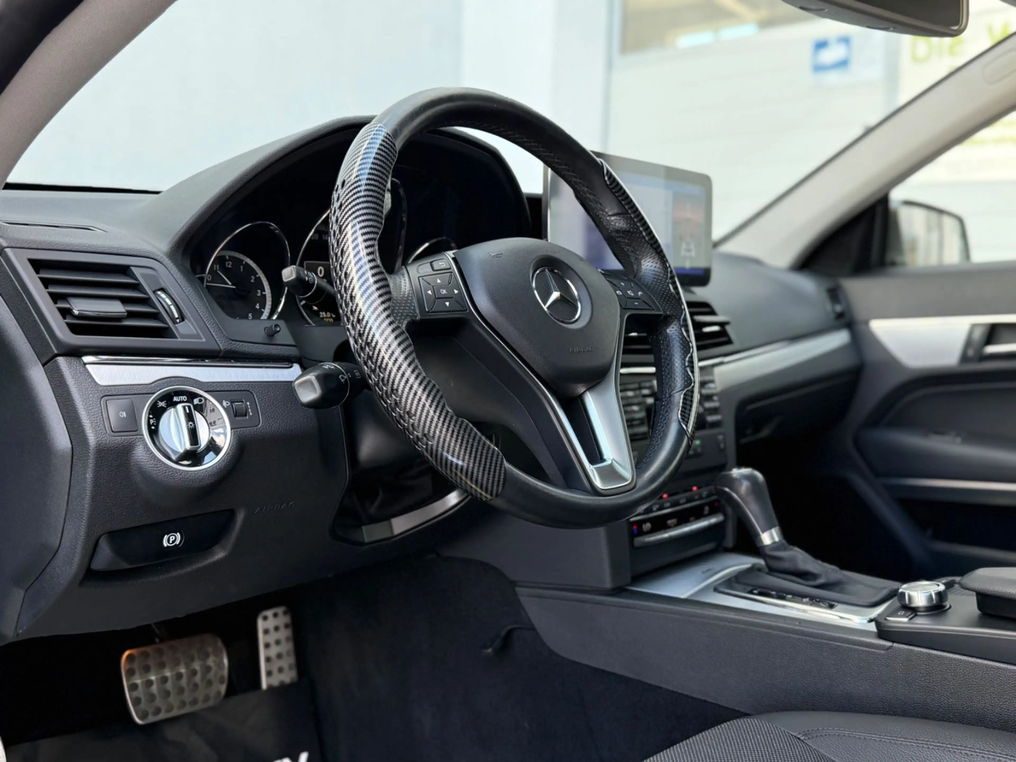 Mercedes-Benz E 200 Coupe CGI BlueEfficiency *PANO*AHK* — photo 7