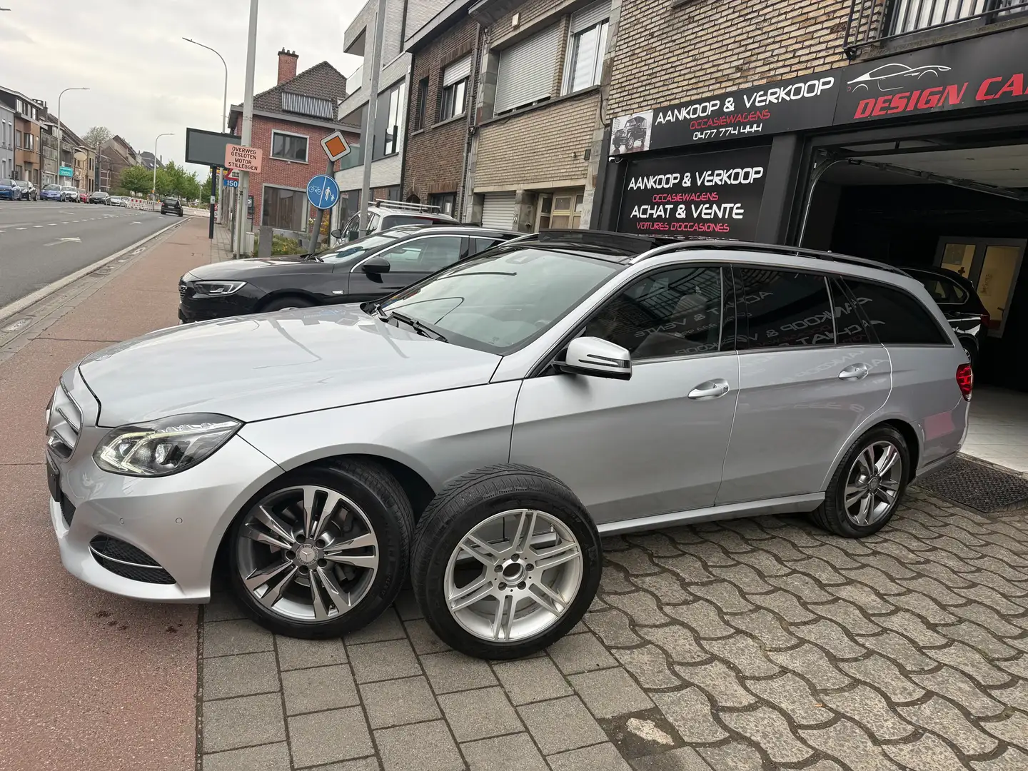 Mercedes-Benz E 350 4-Matic Avantgarde Full Option 1er Main Netto14669 Plateado - 1