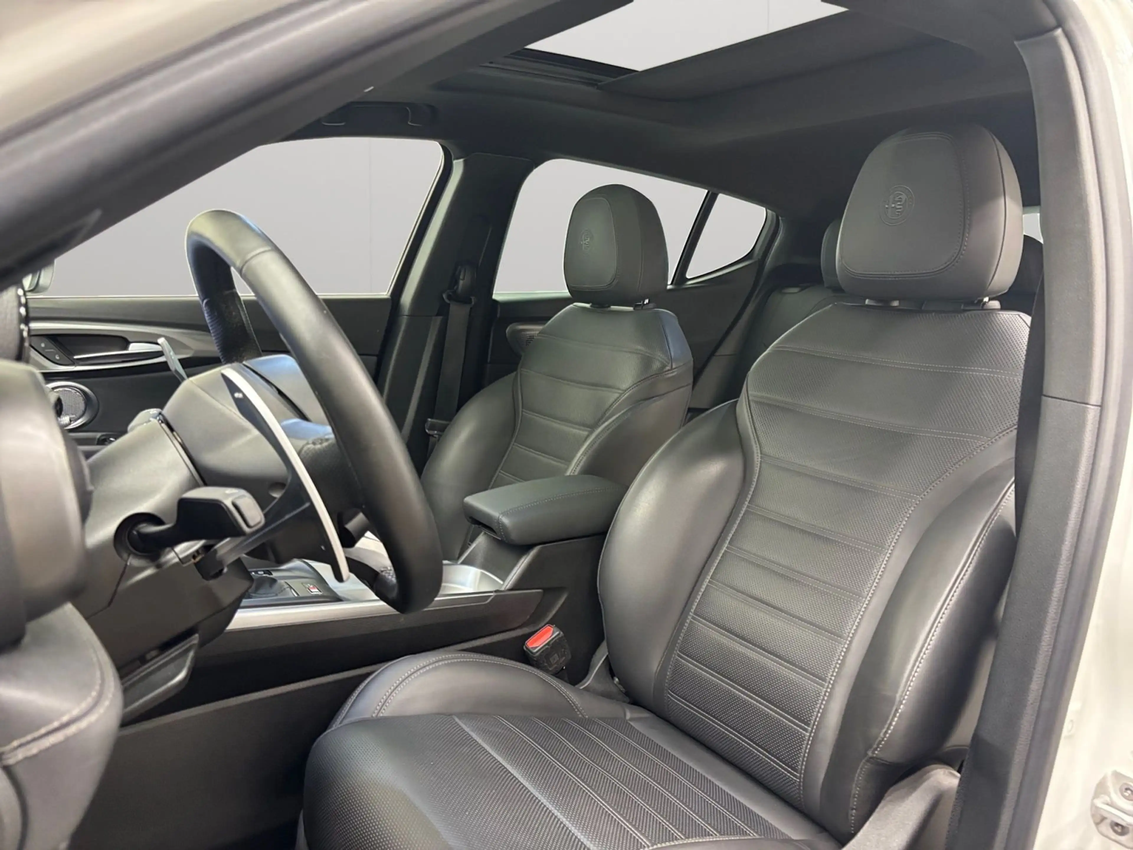 Alfa Romeo Tonale PHEV AT6e Q4 Veloce — photo 8