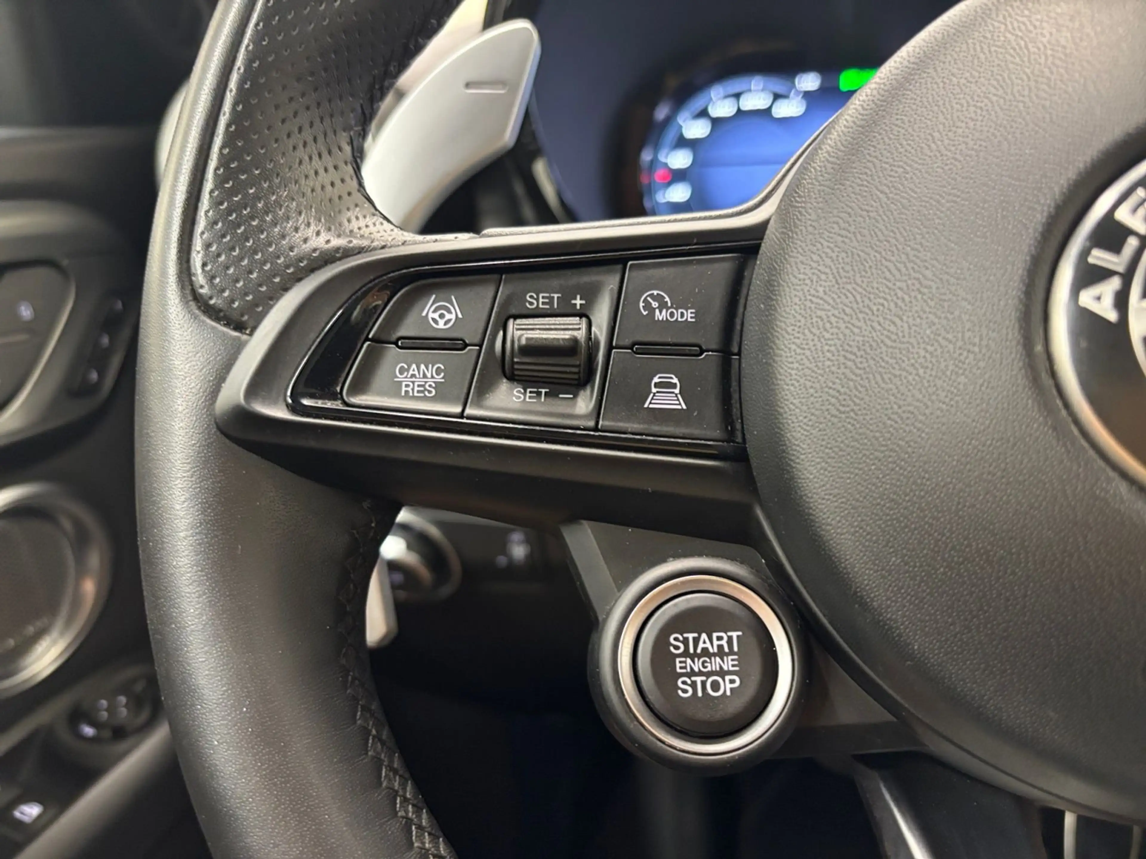 Alfa Romeo Tonale PHEV AT6e Q4 Veloce — photo 14