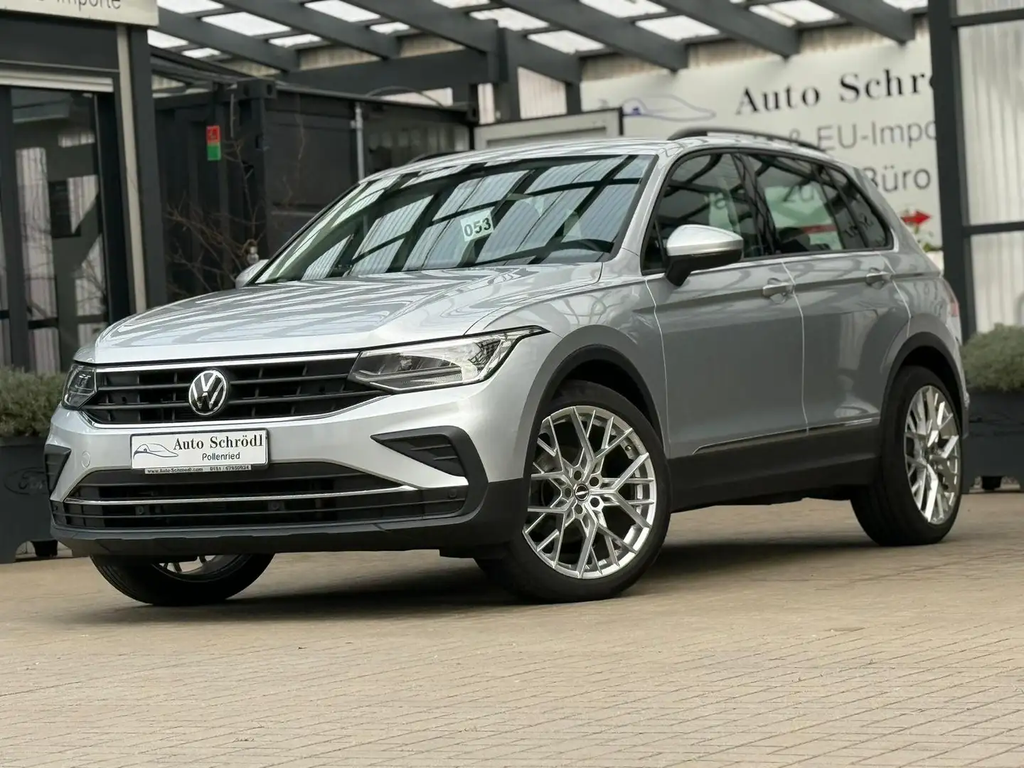 Volkswagen Tiguan Life 2.0 TDI DSG, AHK, ACC, LED, 20", Kamera, Navi Argento - 1