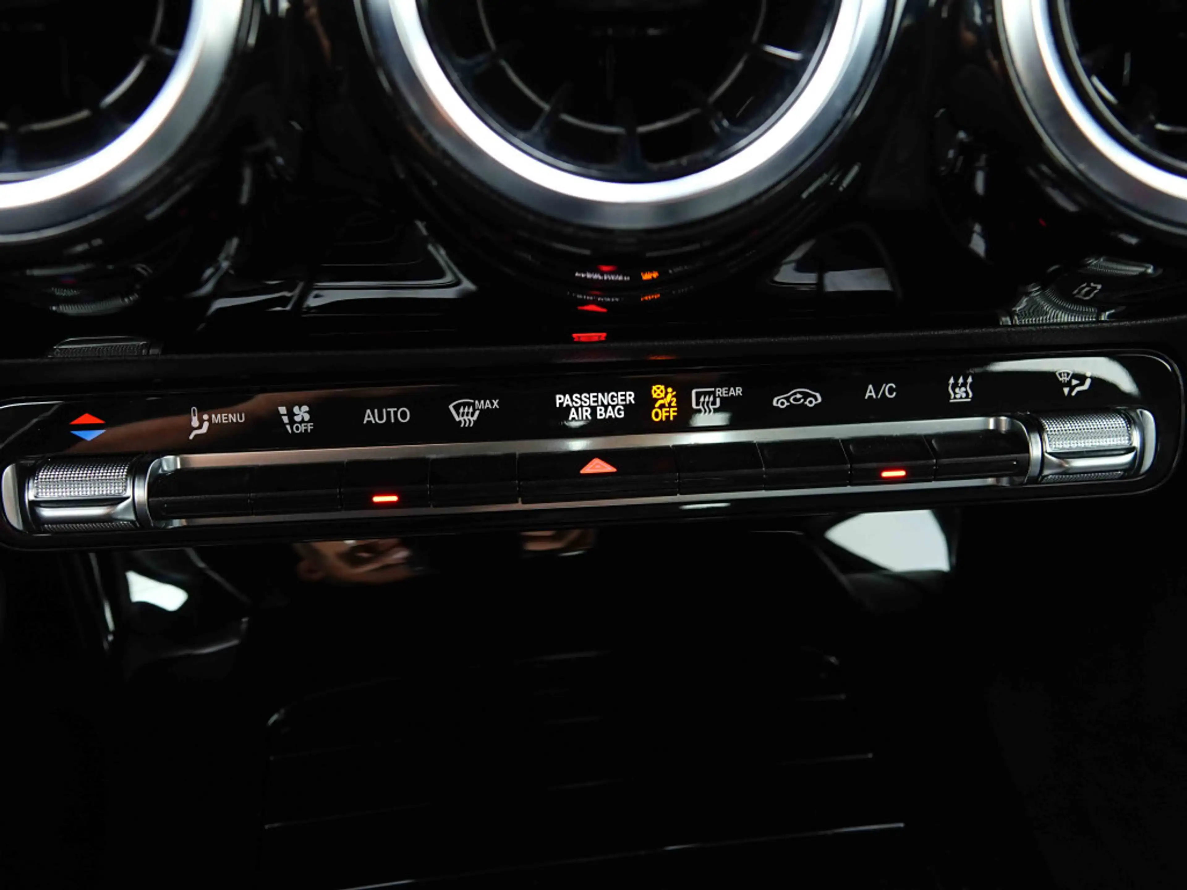 Mercedes-Benz A 250 PHEV 218 AUT Progressive | MBUX GPS | CAM | Sport Seats Heated | LED — photo 14