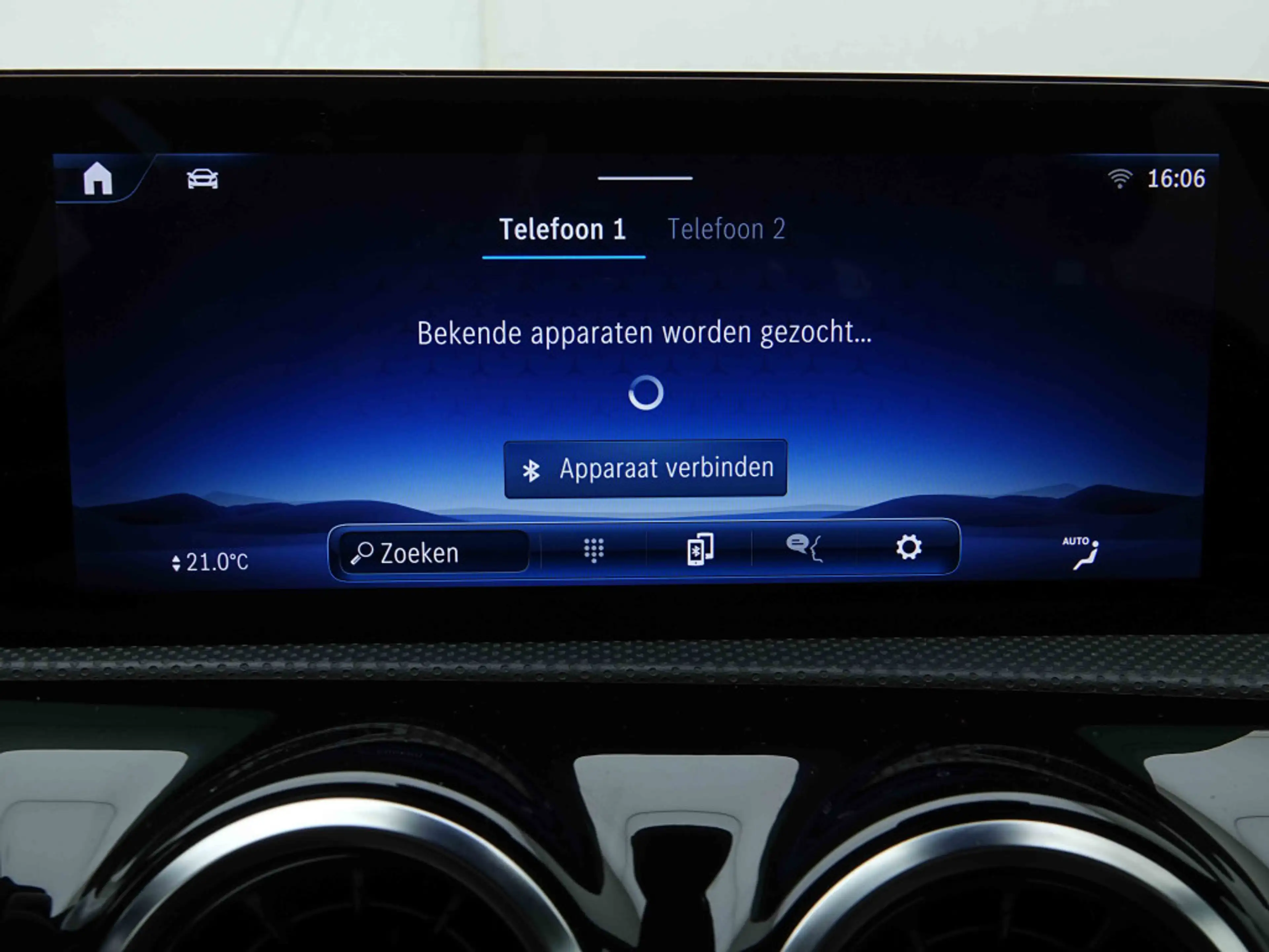 Mercedes-Benz A 250 PHEV 218 AUT Progressive | MBUX GPS | CAM | Sport Seats Heated | LED — photo 13
