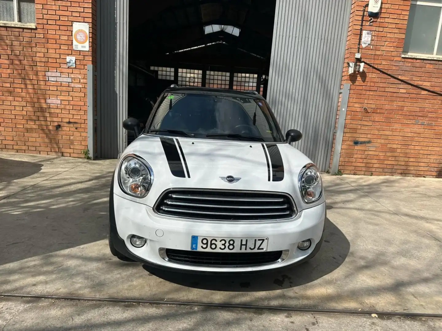 MINI One Countryman D Bílá - 1