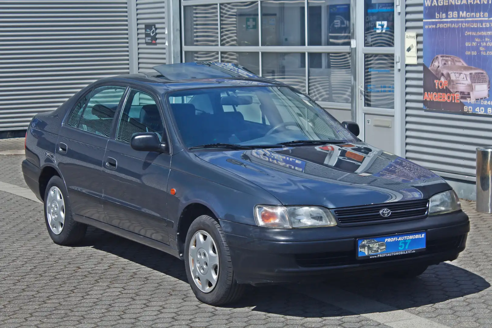 Toyota Carina 1.6 *GLASDACH*SERVOLENKUNG*2-HAND* Schwarz - 1