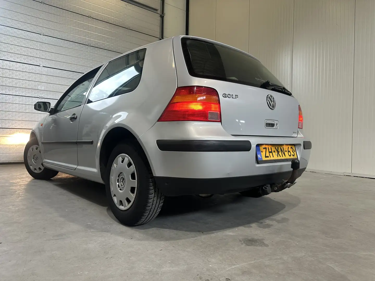 Volkswagen Golf 1.4-16V Gris - 2