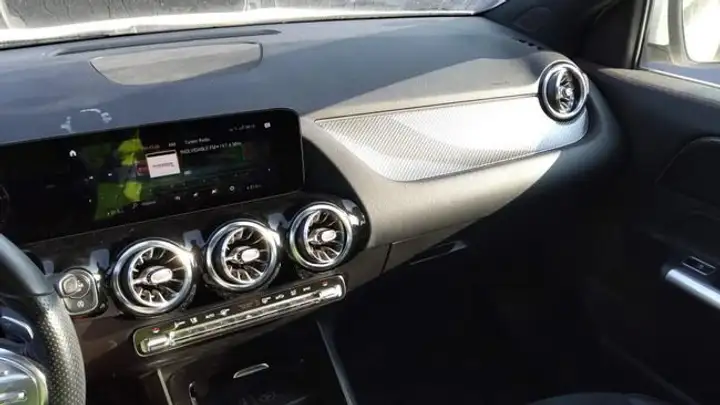 Mercedes-Benz GLA 2022, foto 8
