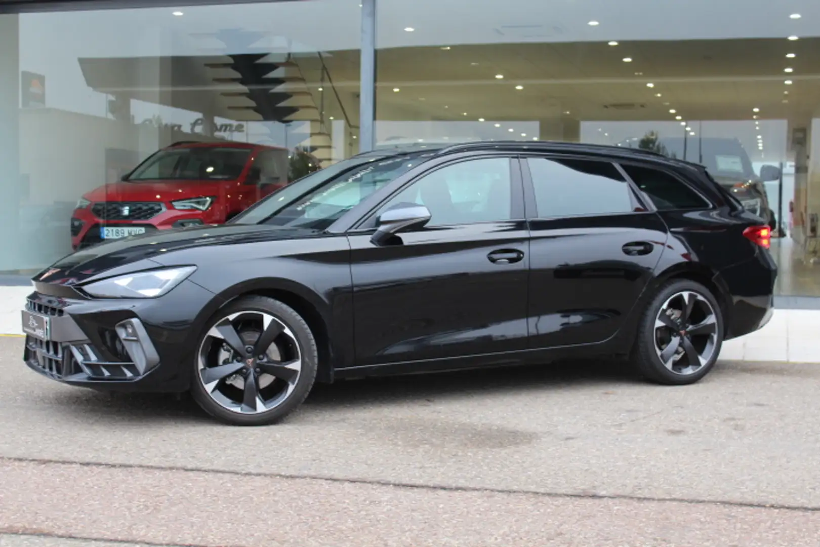 CUPRA Leon Sportstourer 1.5 eTSI 110 DSG Negro - 2