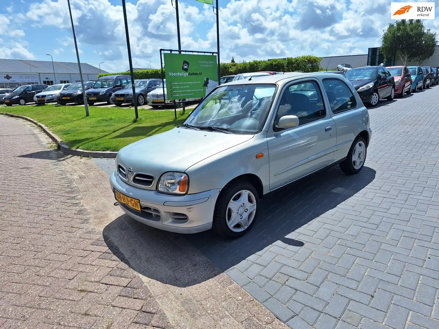 Nissan Micra 1.0 Comfort / 62.527 km NAP / APK augustus 2026 Verde - 1