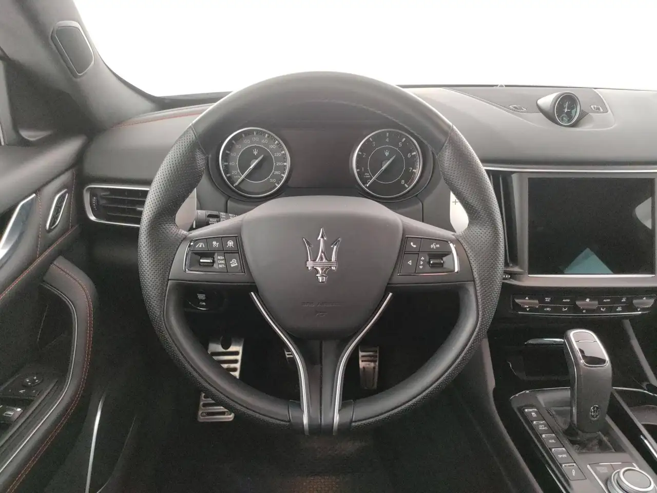 Maserati Levante 2024 — фото 13