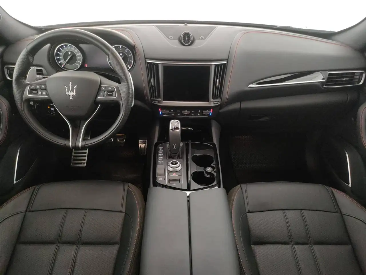 Maserati Levante 2024 — фото 12