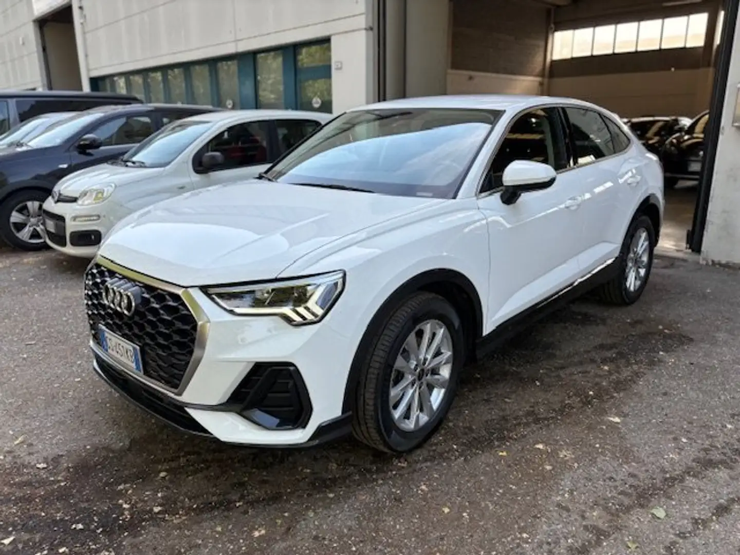Audi Q3 Q3 Sportback35 2.0 tdi Bus. Plus quattro s-tronic Wit - 1