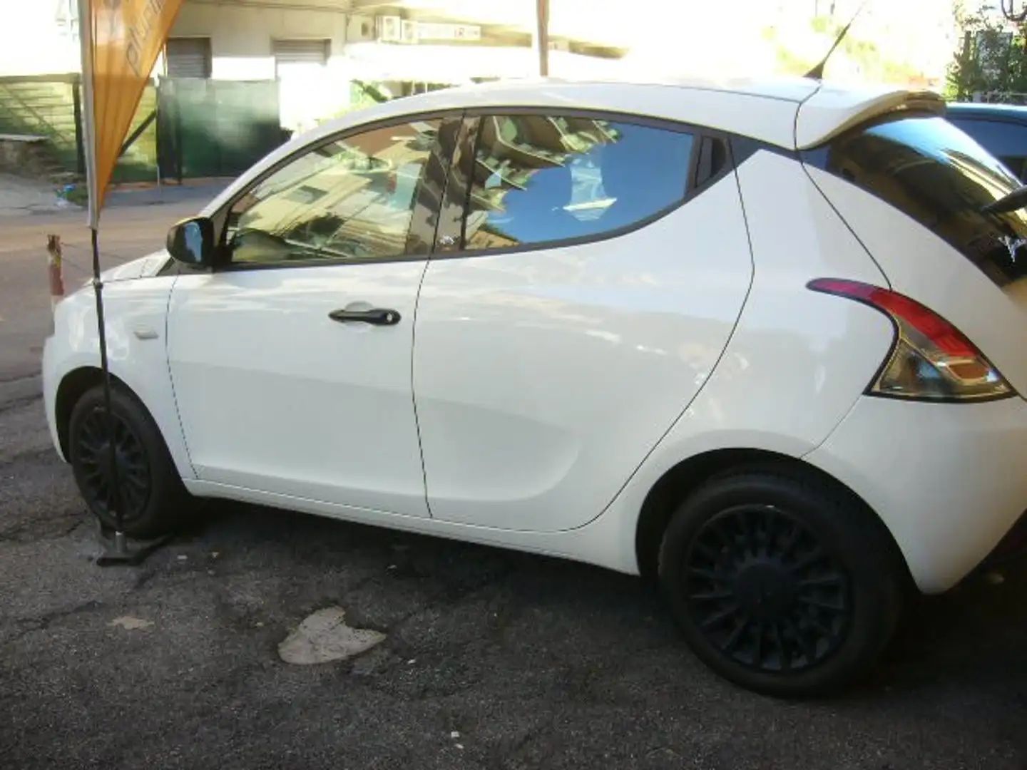 Lancia Ypsilon 1.2 cc elefantino blu Blanc - 1