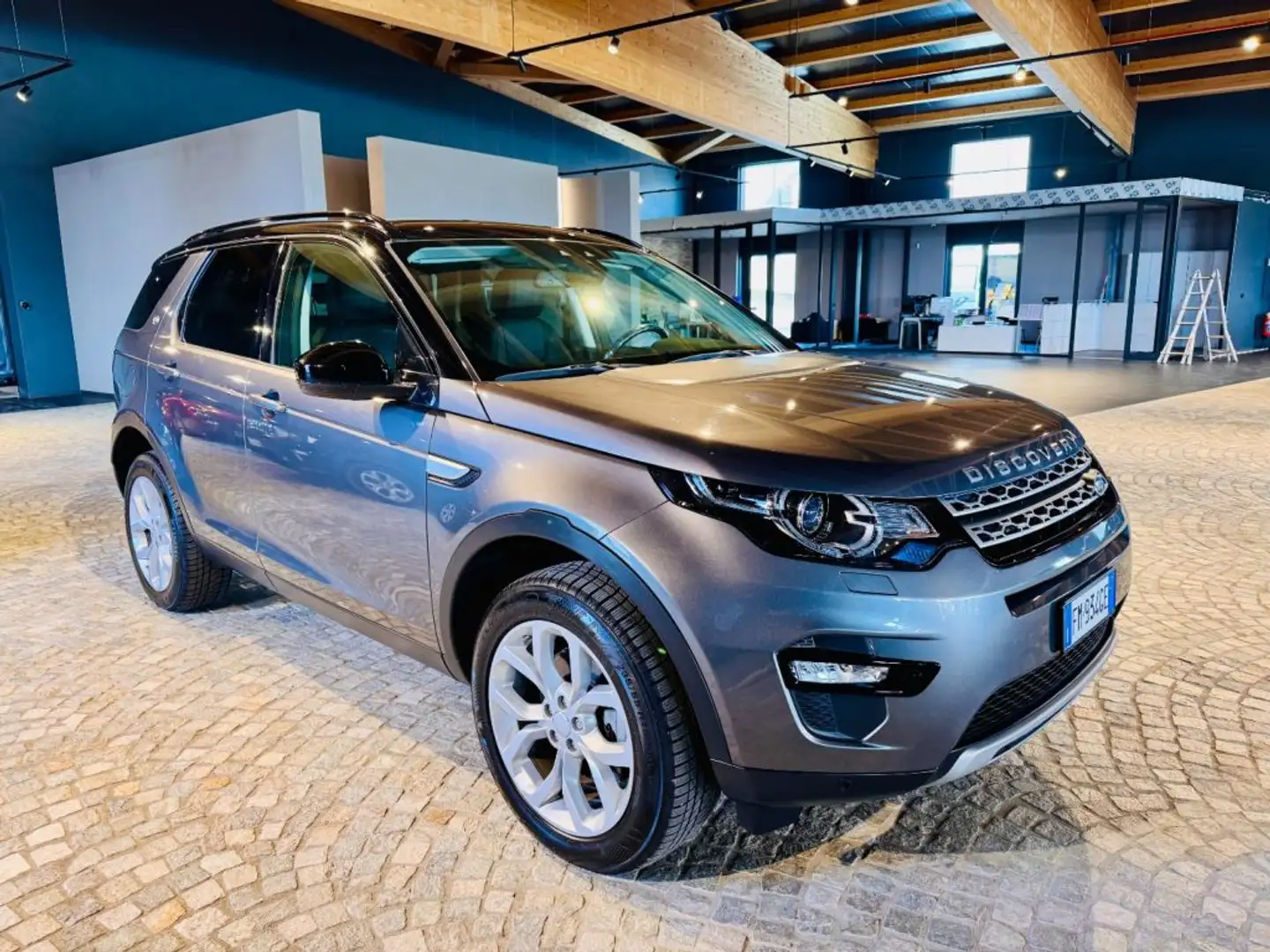 Land Rover Discovery Sport HSE - 7 POSTI - KM 75.000 - PELLE - C.LEGA 19 - Grau - 1