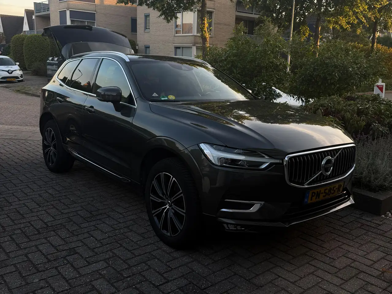 Volvo XC60 XC60 2.0 D4 AWD Inscr. — photo 1 of 14