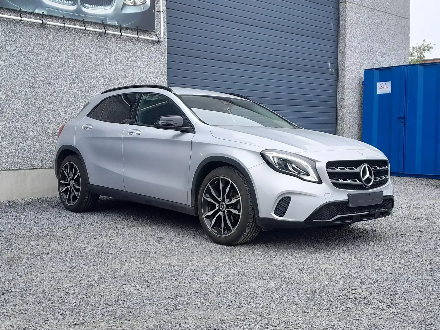 Mercedes-Benz GLA 180 Business Solution (EU6.2) Zilver - 2