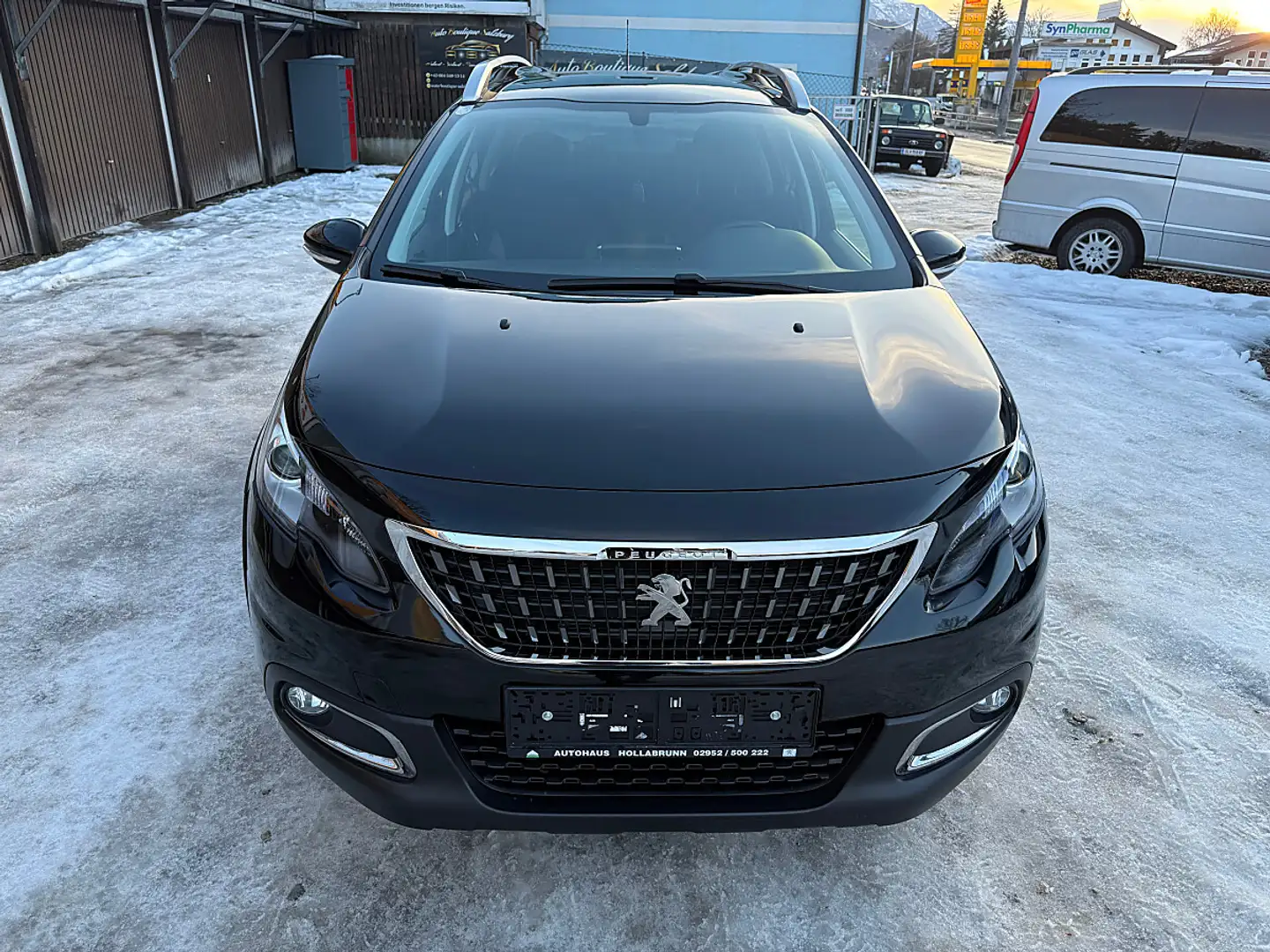 Peugeot 2008 1,5 BlueHDi 100 Active S&S Schwarz - 2