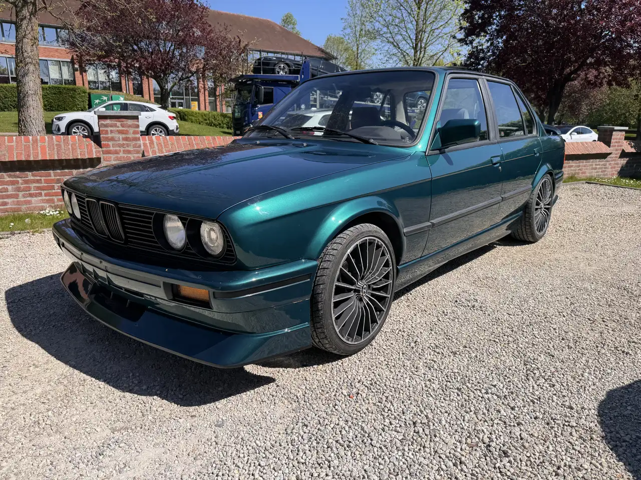 BMW 320 i, foto 2
