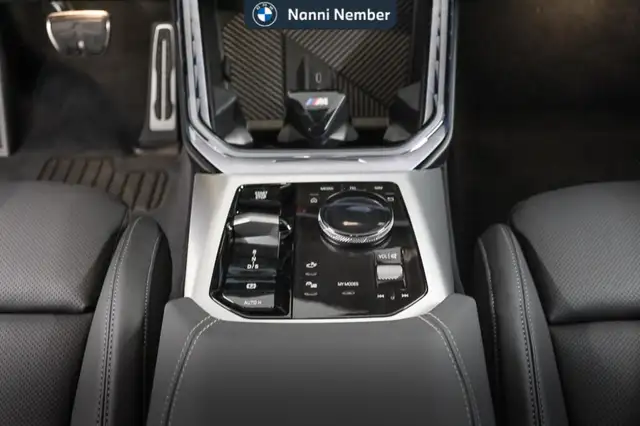 BMW X3 view 12