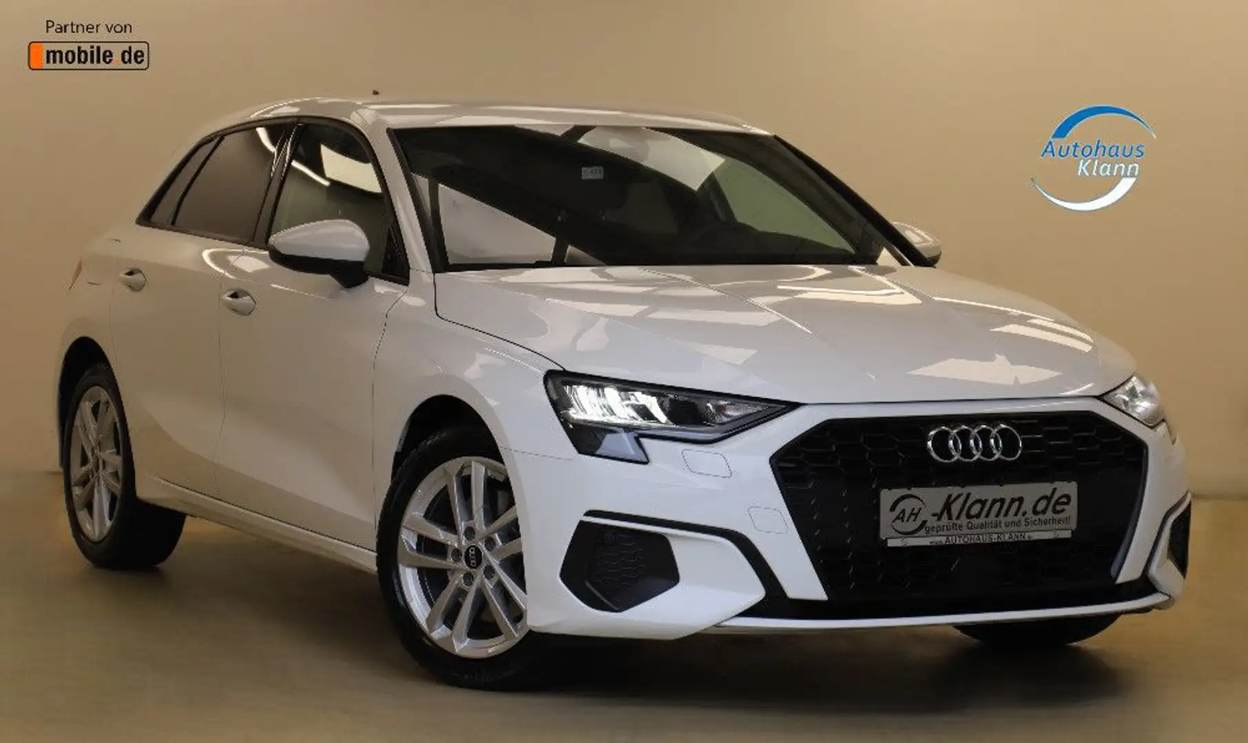 Audi A3 Sportback 1.5TFSI 35 S Tronic Carpl. virtual Weiß - 1