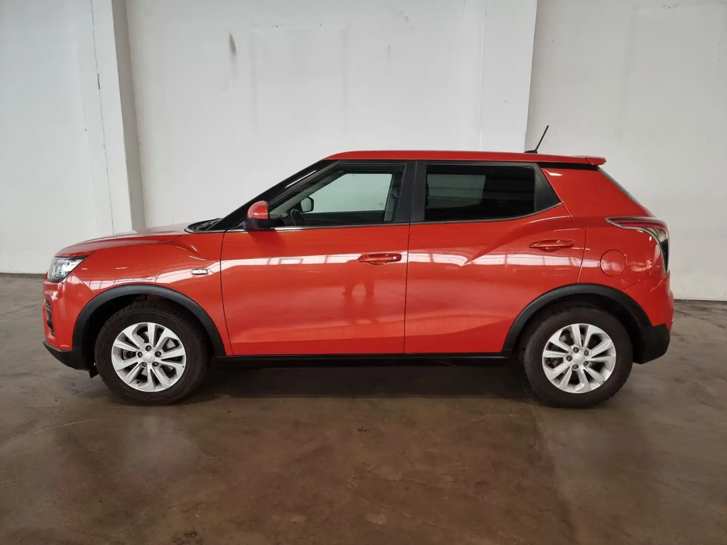 SsangYong Tivoli Amber 1.5 2WD "Dynamischer Crossover" Orange - 2