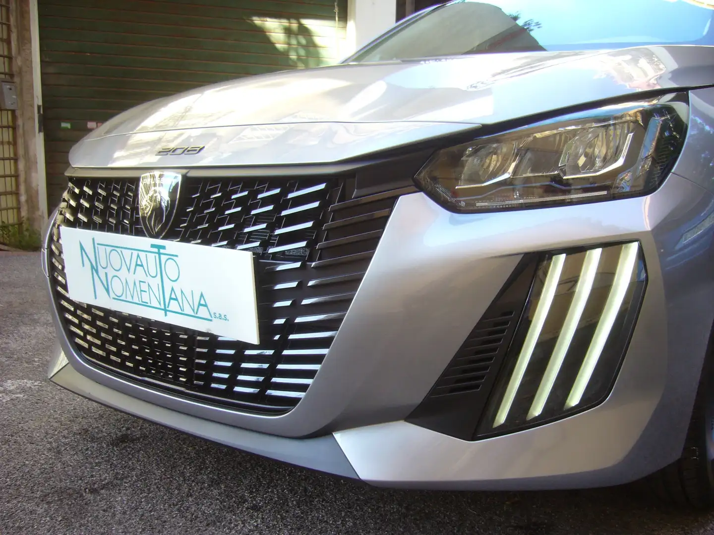 Peugeot 208 PureTech Style 75CV  Stop&Start  5Porte Km0 Grigio - 2