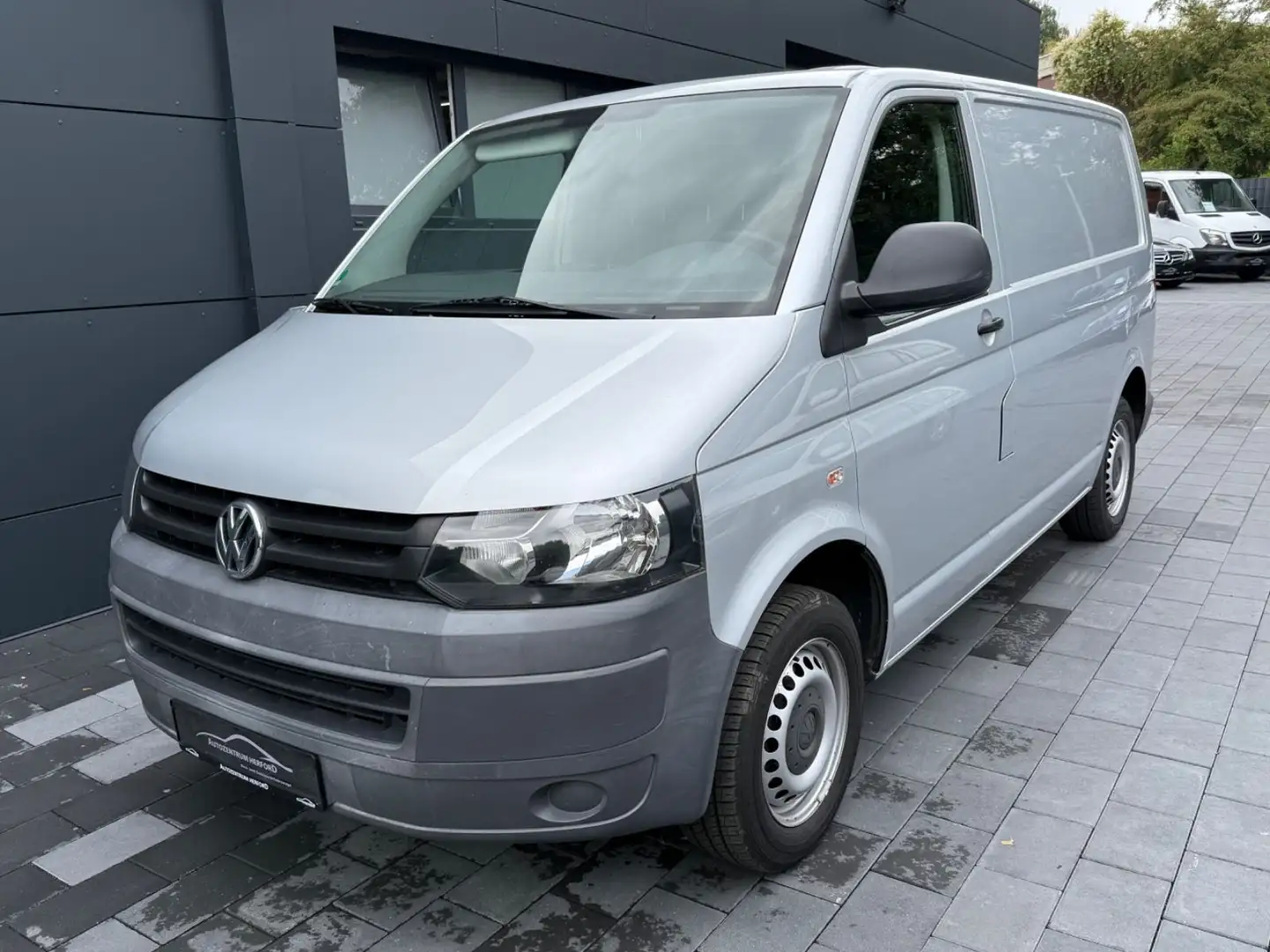 Volkswagen T5 Transporter 2.0 TDI Kasten Klima SHZ Plateado - 1