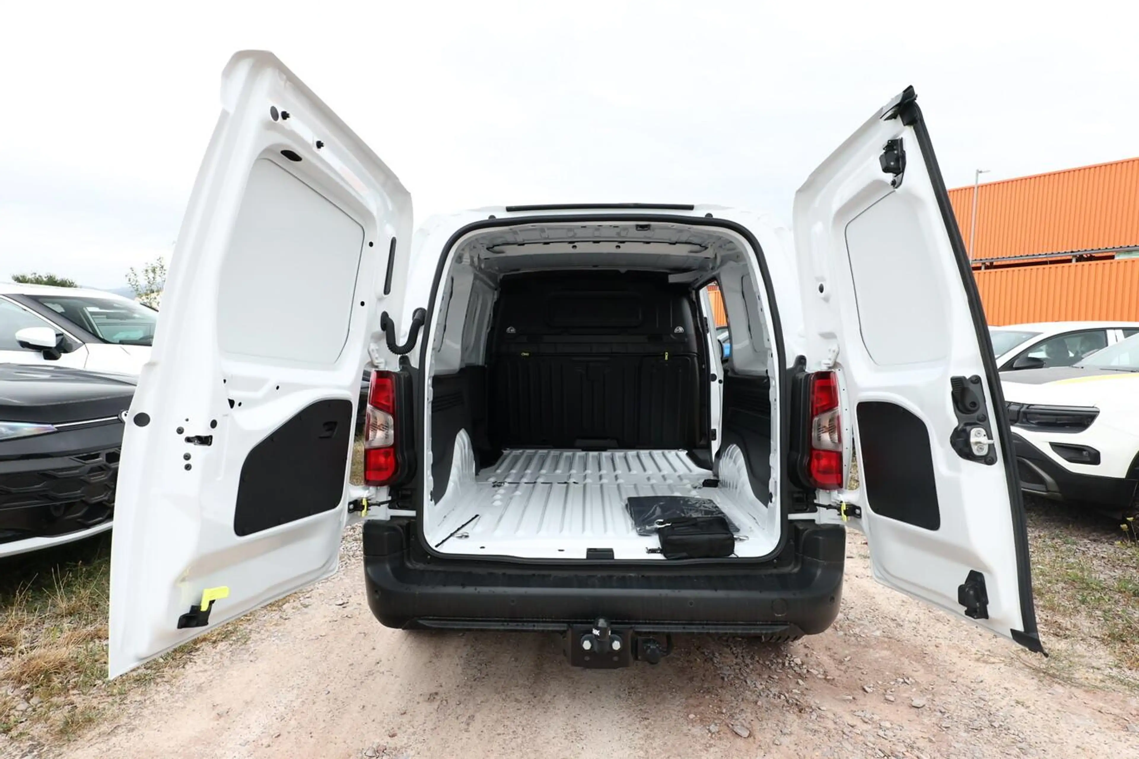 Fiat Doblo Kasten L2 AT8 SHZ MagicCargo Kam PDC CarPl 96 k... — photo 10