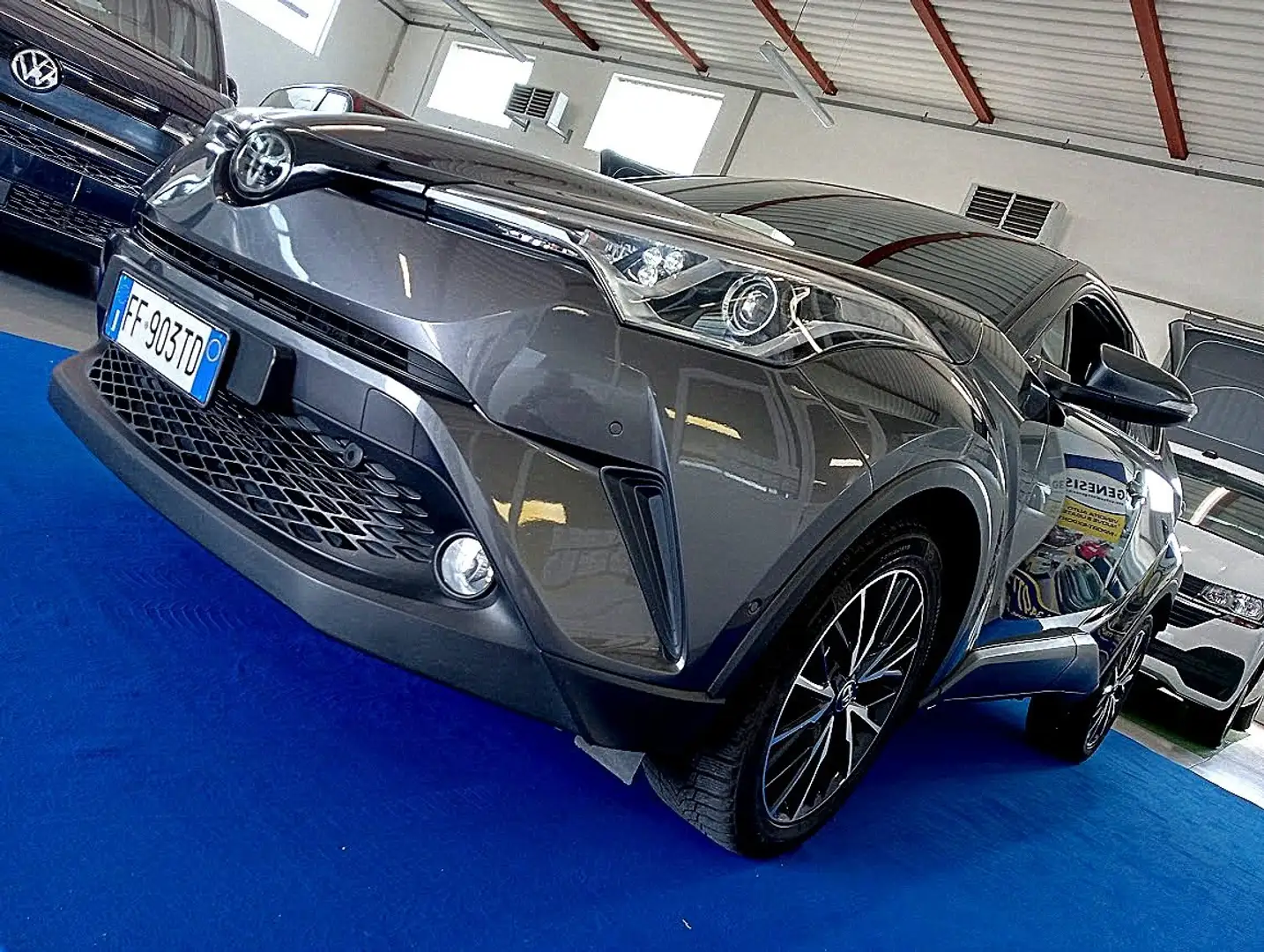 Toyota C-HR CHR 1.2 TURBO Lounge 4wd 4X4 FULL OPTIONAL Grijs - 1
