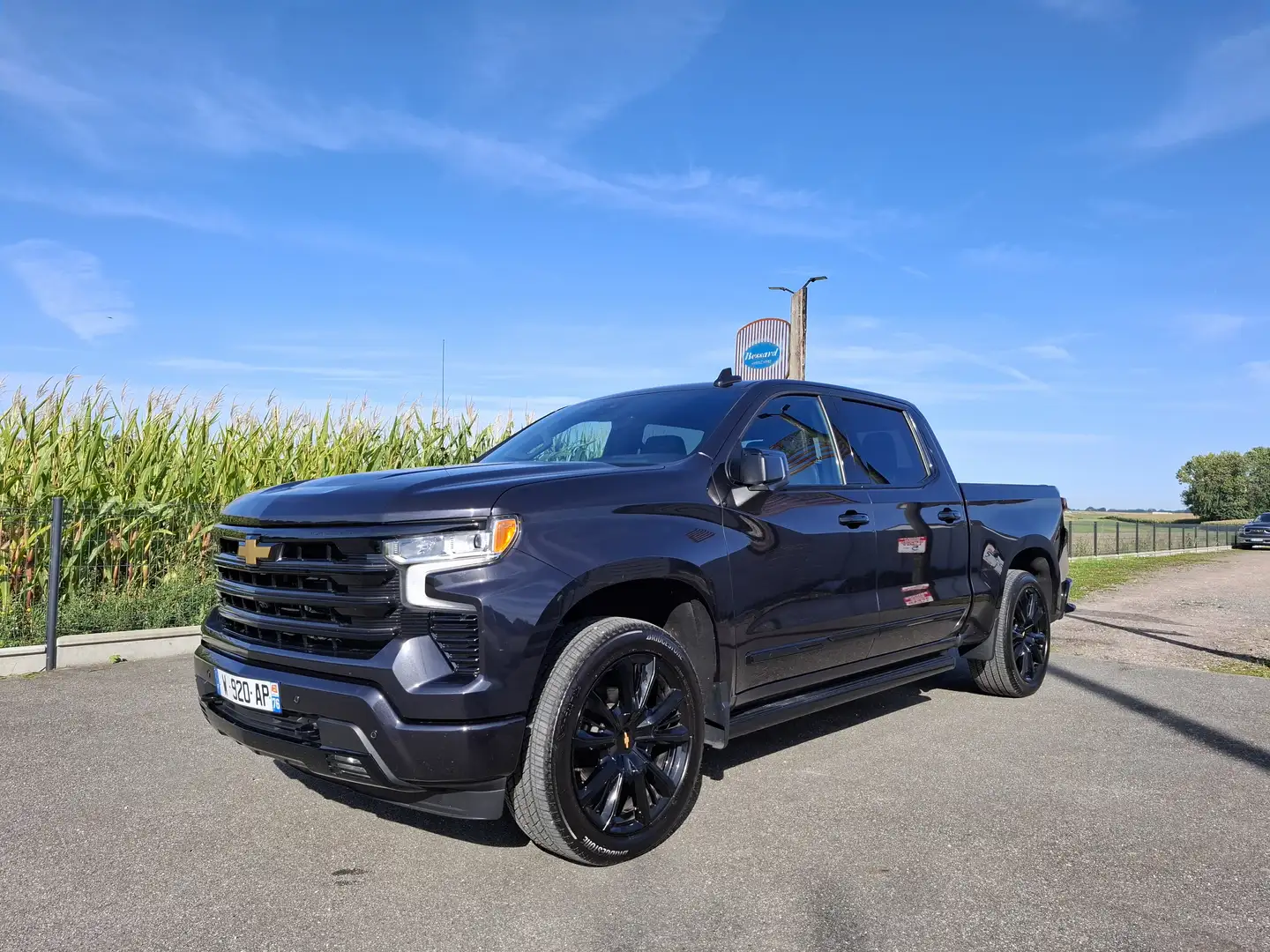 Chevrolet Silverado HIGH COUNTRY NIGHT EDITION Gris - 1