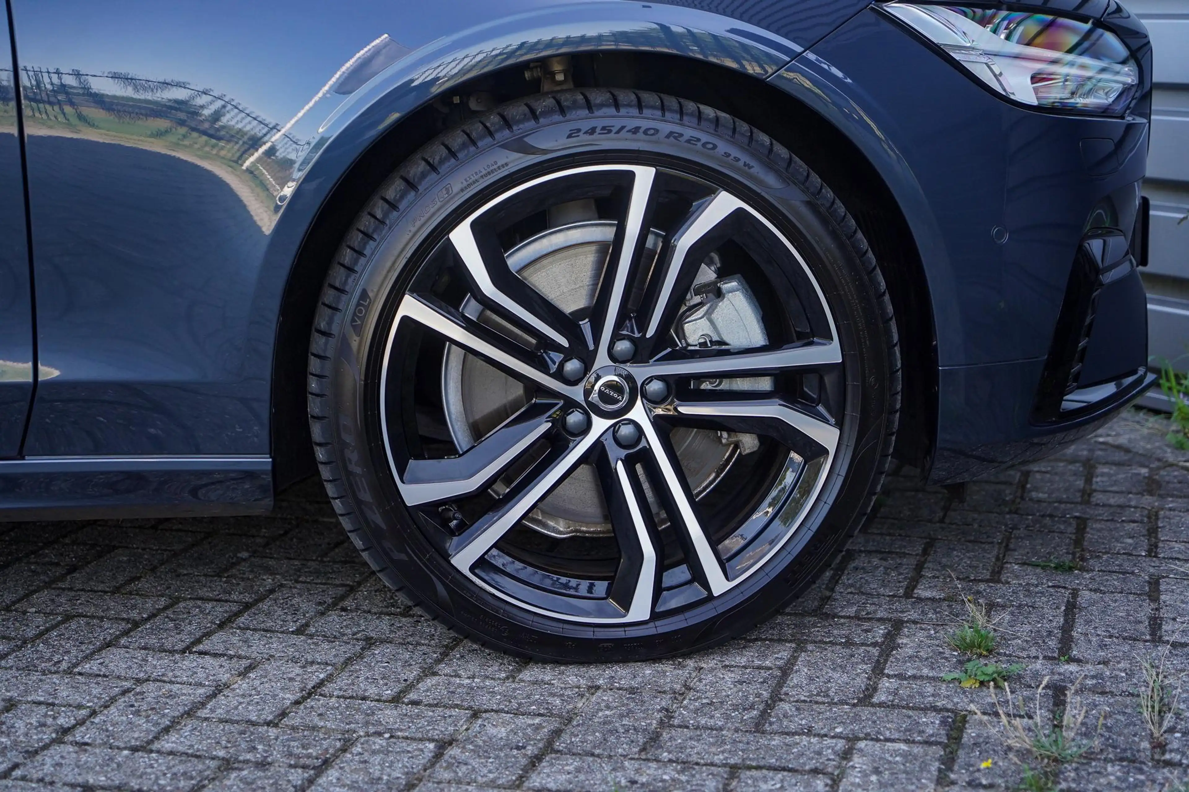 Volvo V90 2.0 T8 Plug-in hybrid AWD Ultra Dark — photo 7