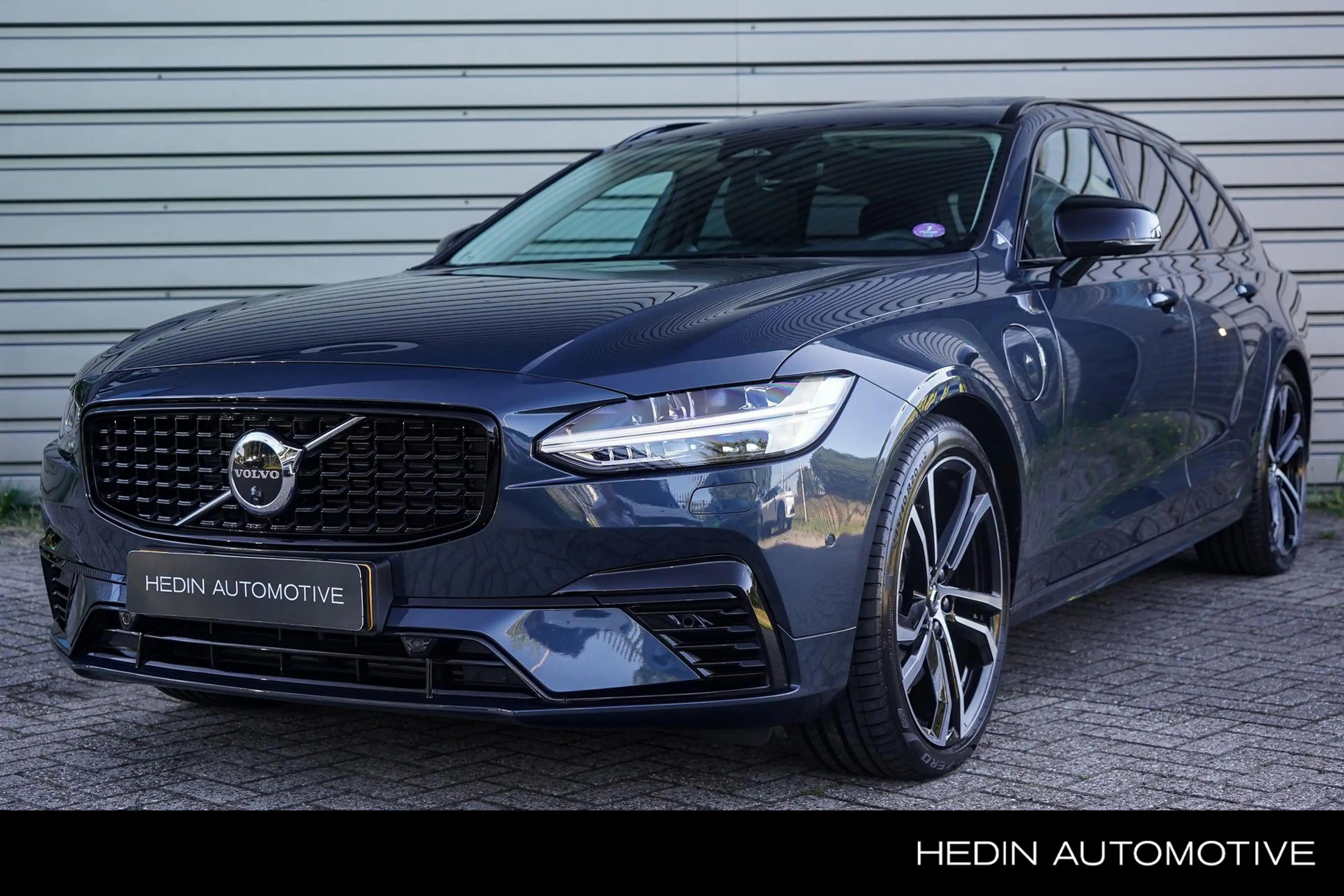 Volvo V90 2.0 T8 Plug-in hybrid AWD Ultra Dark