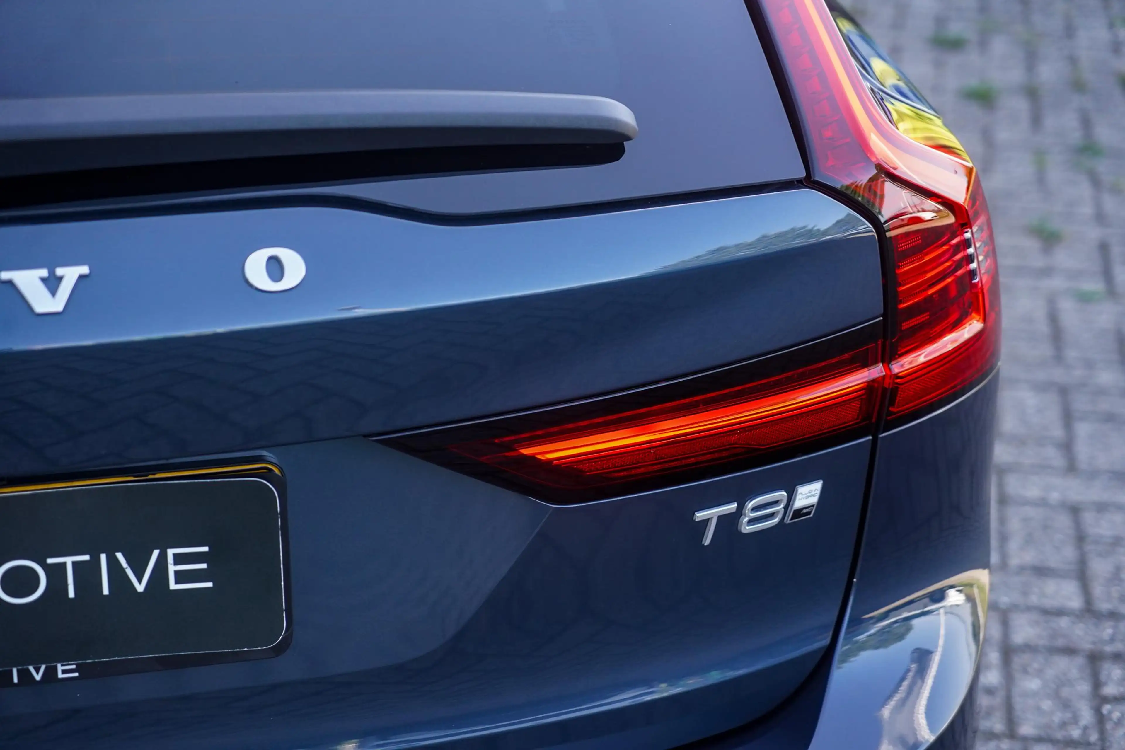 Volvo V90 2.0 T8 Plug-in hybrid AWD Ultra Dark — photo 9