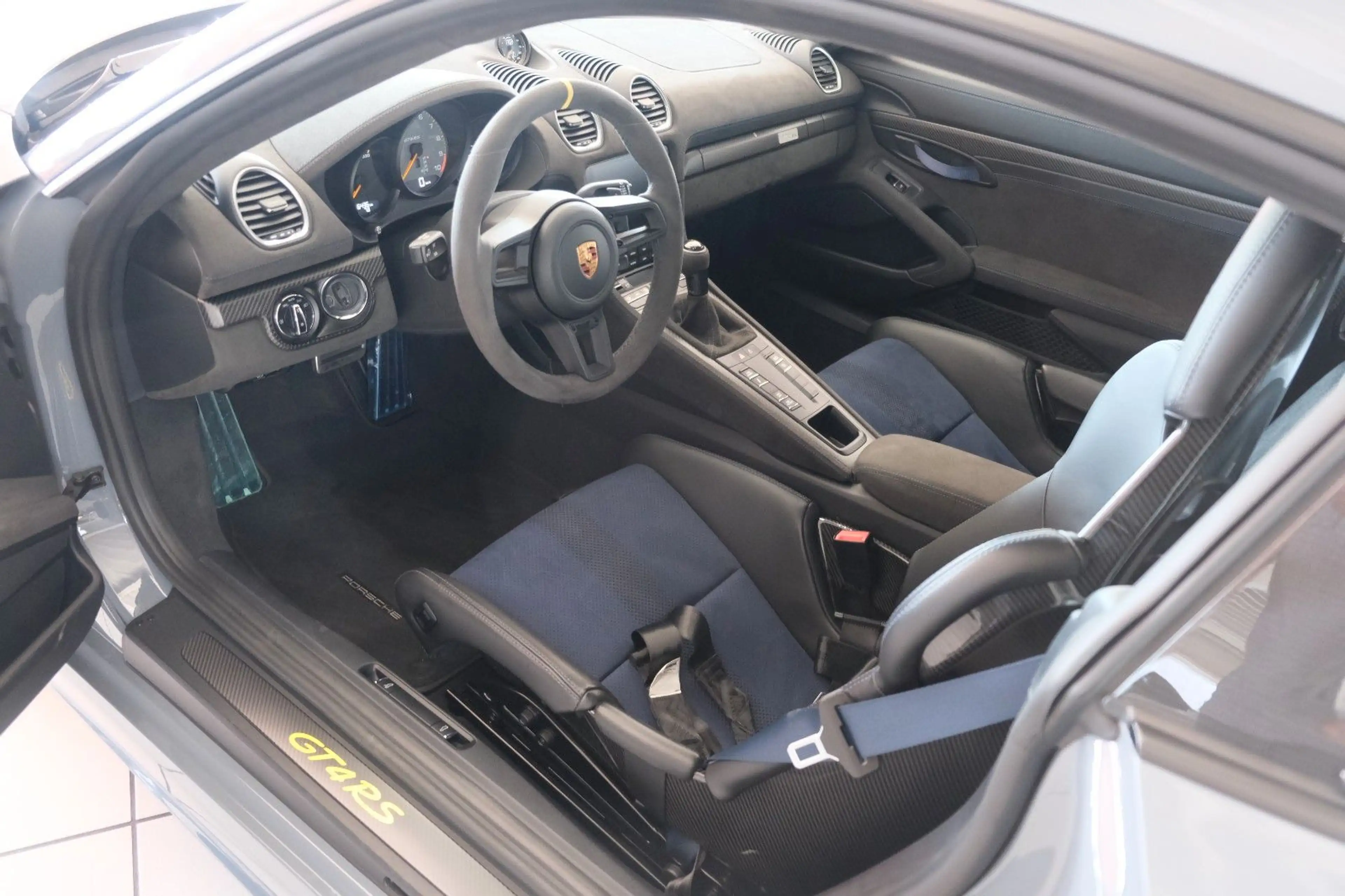 Porsche Cayman GT4 RS/Weissach/PCCB/Approved 2028 — photo 12
