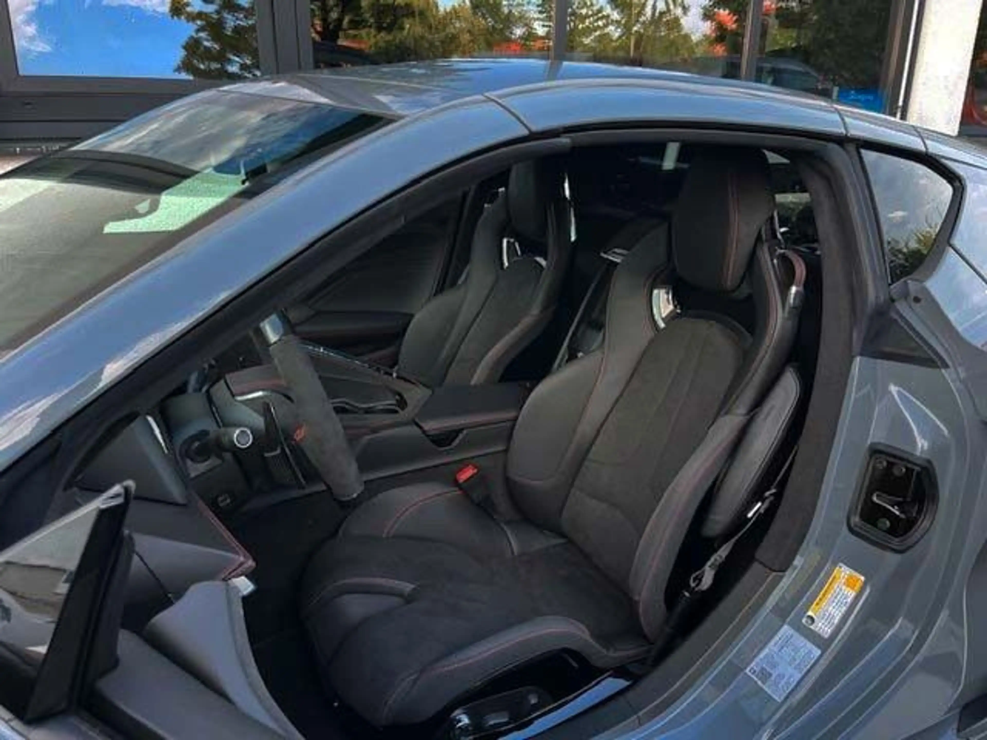 Corvette C8 Coupe E-Ray 3LZ GEIGERCARS — photo 11