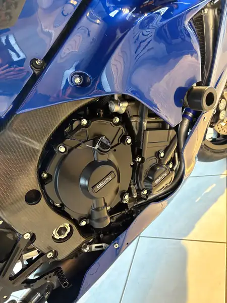 Yamaha YZF-R1 - foto 5