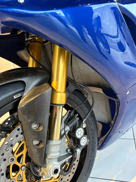 Yamaha YZF-R1 - foto 8