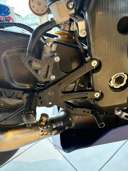 Yamaha YZF-R1 - foto 2