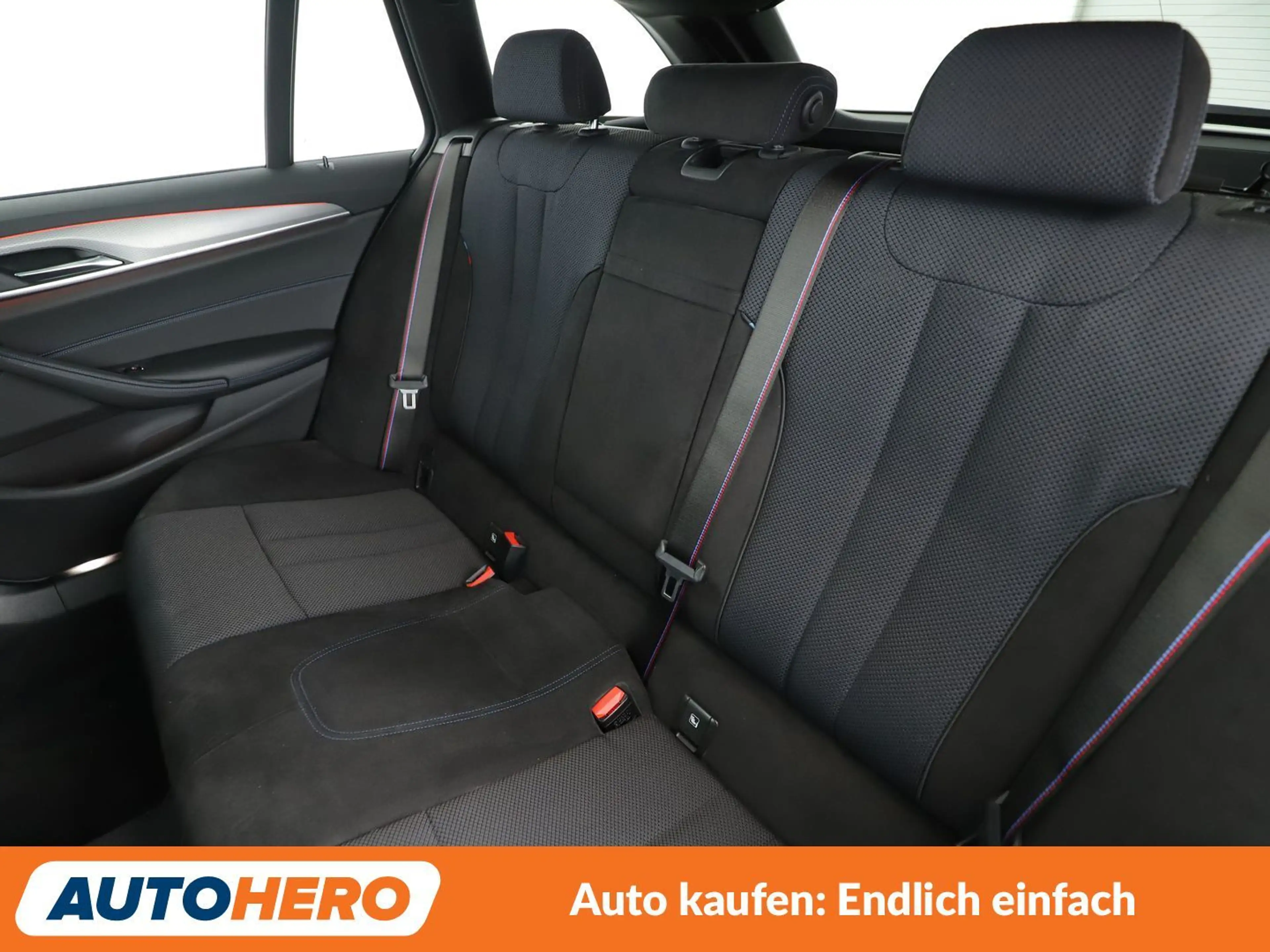 BMW 525 525d M Sport Aut.*NAVI*HUD*CAM*TEMPO*SHZ*ALU* — photo 10