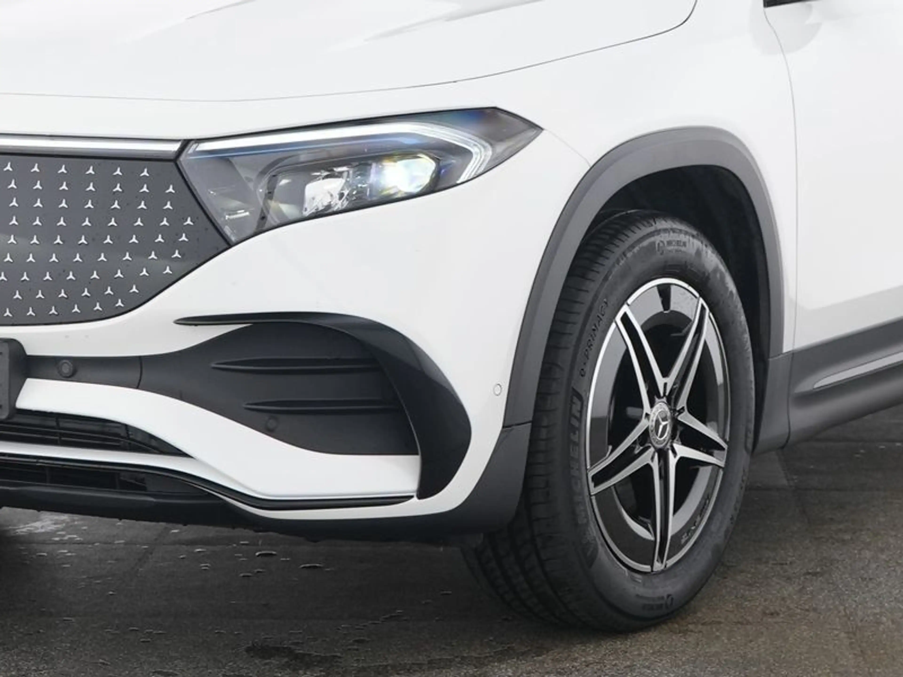 Mercedes-Benz EQB 250 AMG-PREMIUM NIGHT PANO FAP MEMORY KEYLG — photo 2