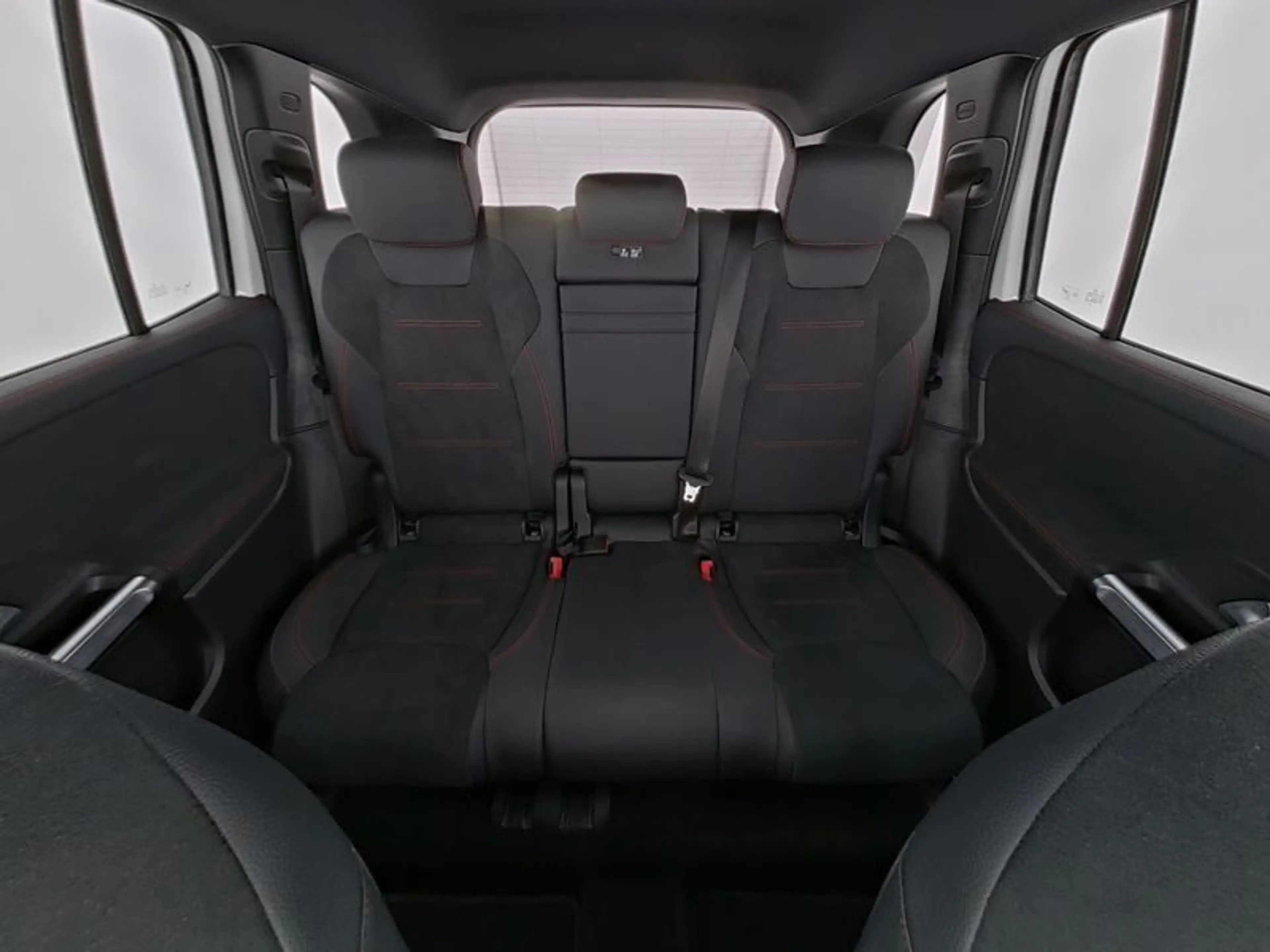 Mercedes-Benz EQB 250 AMG-PREMIUM NIGHT PANO FAP MEMORY KEYLG — photo 8